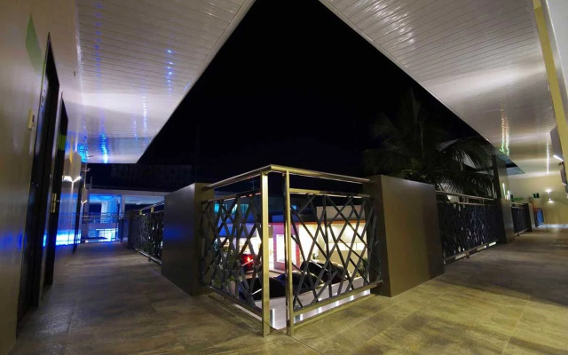 Yhotel