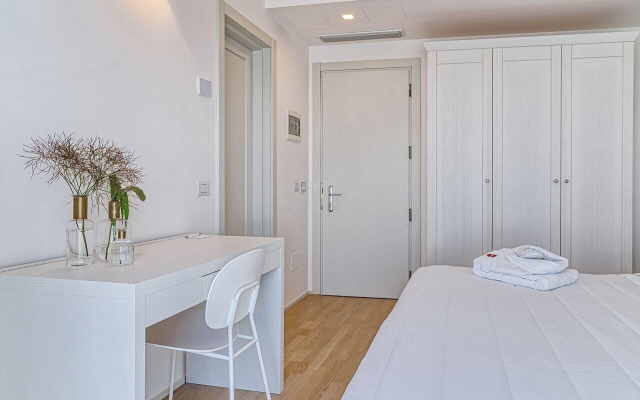 Supporter Deluxe Hotel