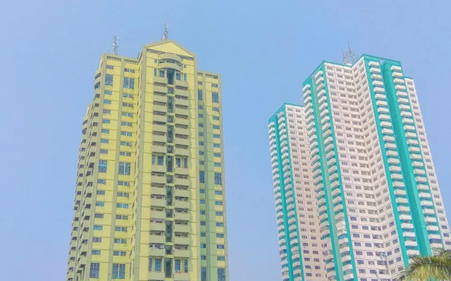 Studio Near Rajawali Station At Amethyst Apartment