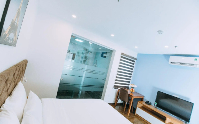 Queenie Hotel