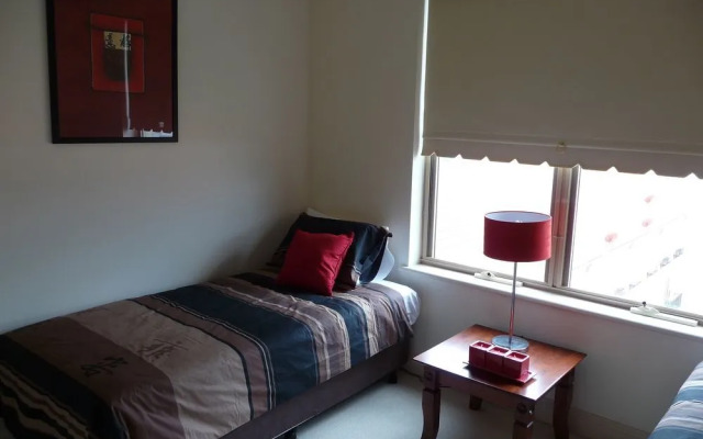 City Escape 3BD in Adelaides East End 5