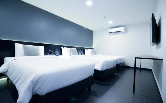 CREW Hotel