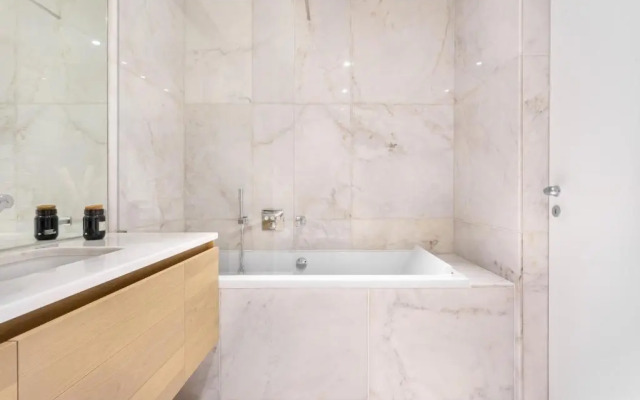 JOIVY Elegant 1-BR Apartment in Perfect Centre