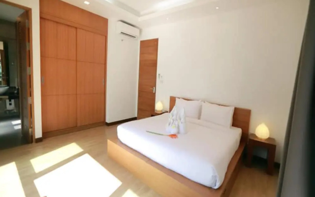 Grand Villa Beach Front