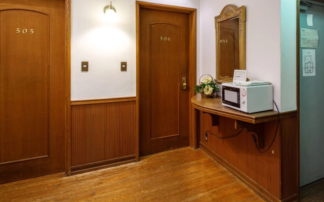 Hotel Posh by OYO Rooms