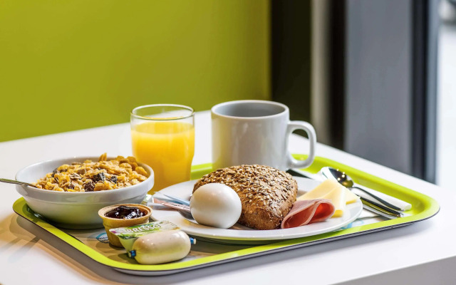 ibis budget Dommartin les Cuiseaux