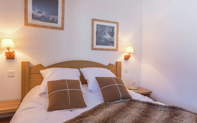 Tasteful Apartment Directly on the Slopes of Plagne Soleil
