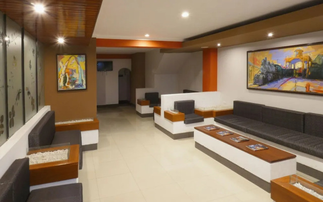 Hotel Plaza by DOT Light