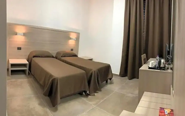 Tiby Hotel
