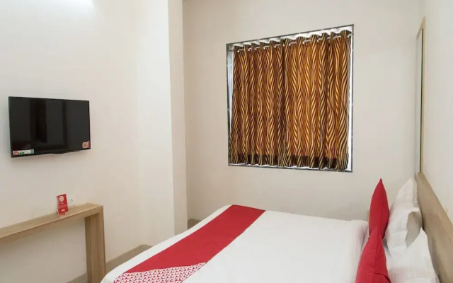 OYO 14110 Home Modern Stay Airport Road