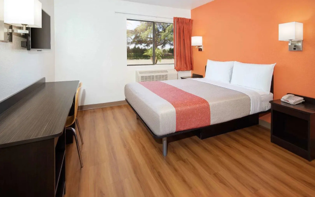 Motel 6 Arcadia, CA - Los Angeles - Pasadena Area