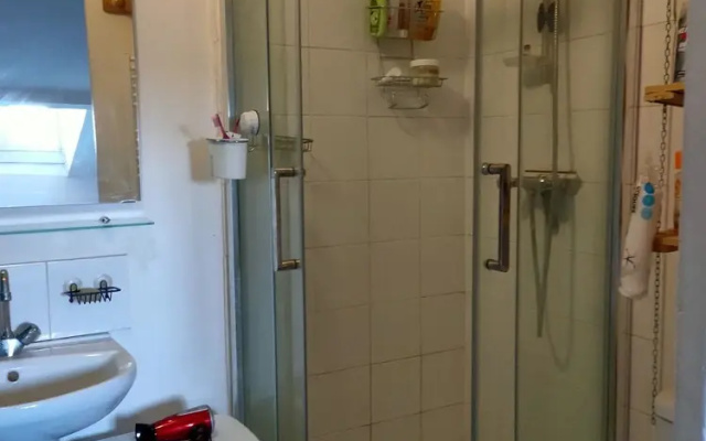 2 rooms flat Clichy Levallois