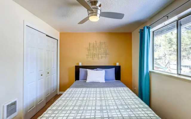 Pet-friendly Bend Home ~ 2 Mi to Downtown