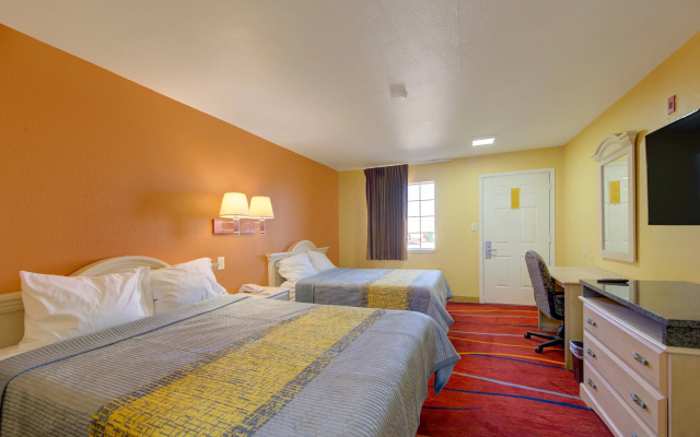 Heights Inn by Townhouse Harker Heights/Killeen