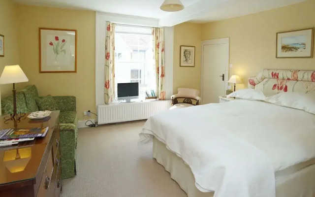 Castleton House B&B