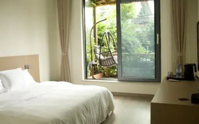 Meet You · Yueqi Huayuan The | Petal Yujian Ni Garden Homestay (Erhai Lake Longkan Wharf)