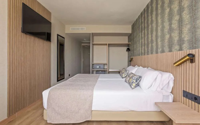 Hotel Acta Piramides