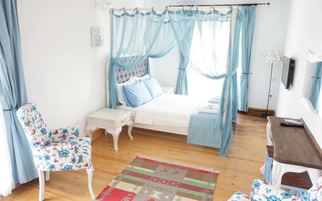Tarcin Alacati Otel