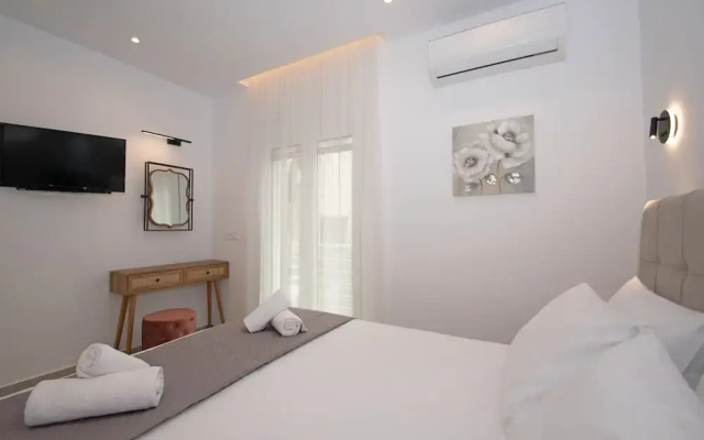 Anthi Beach Suite