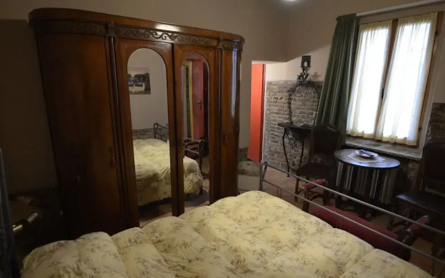 Cushy Apartment With Swimming Pool, Garden,fireplace,parking