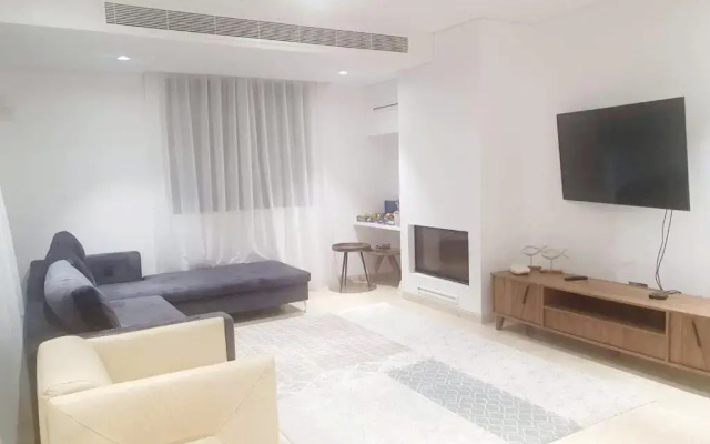 Holiday 6 Bedroom Luxury Villa