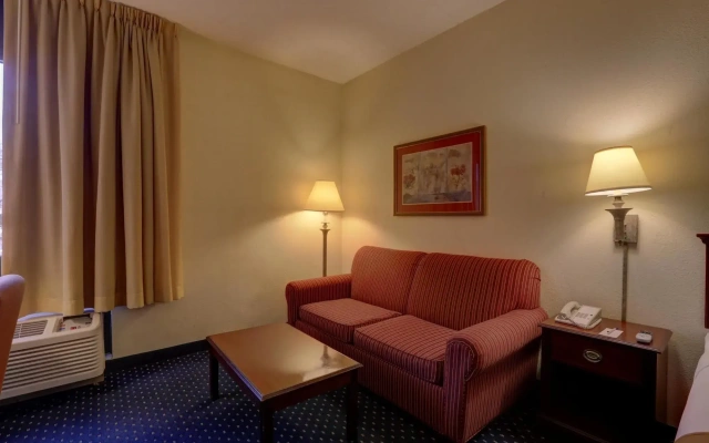 SureStay Plus Hotel by Best Western Chicago Lombard