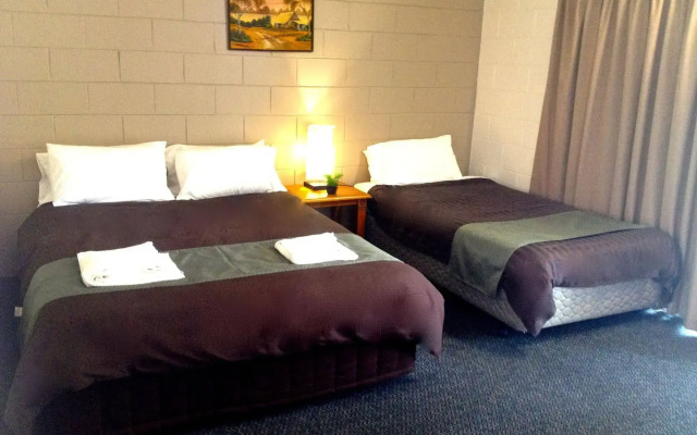 Colonial Court Holiday Apartments