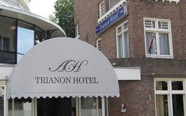 Trianon Hotel вид на фасад