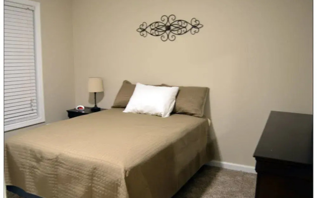 Opis Realty-Spacious Metro Atlanta Home