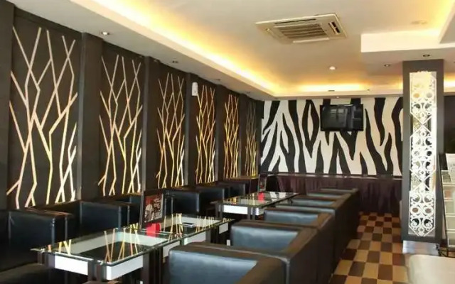 Grand Global Hotel