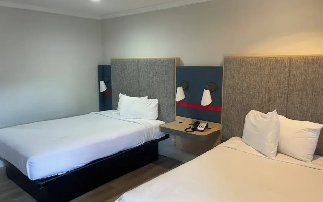 Red Lion Inn & Suites Sacramento