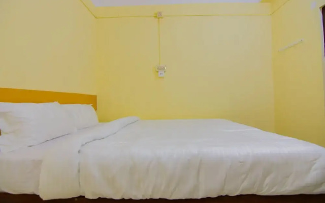 Madina Guest House by OYO Rooms