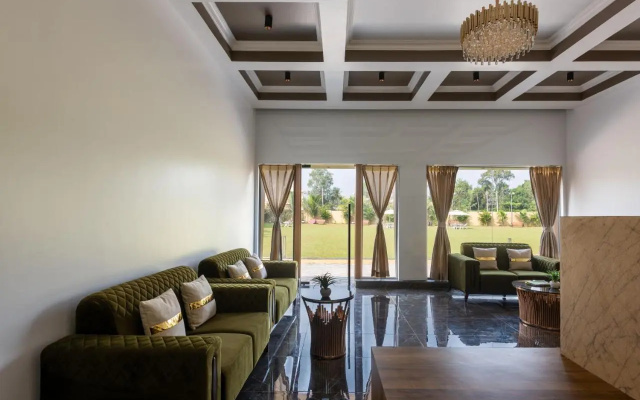 Paramount Riverfront Resort & Spa