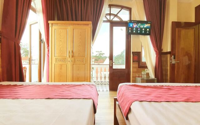 Dinh Loan Hotel Далат комната для гостей