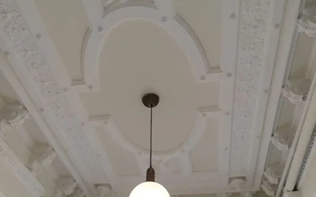 Zuni Apartment