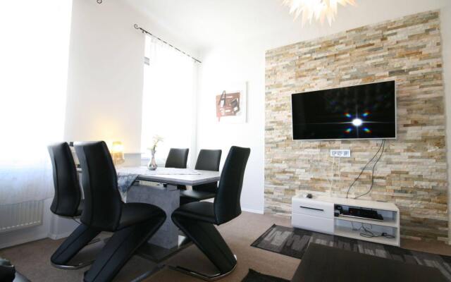 Отель Vienna CityApartments - Premium Apartment Vienna 2 Австрия, Вена - отзывы, цены и фото номеров - забронировать отель Vienna CityApartments - Premium Apartment Vienna 2 онлайн комната для гостей