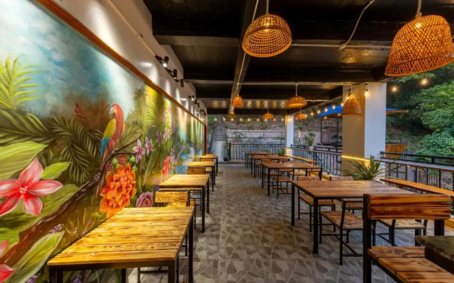 Cat Ba Xanh Spring Garden Hotel