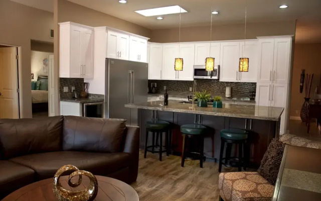 Casa Saguaro 4 Bedroom Home by RedAwning