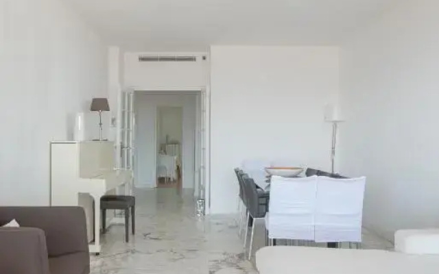 3 pièces vue mer et piscine quartier Parc Impérial