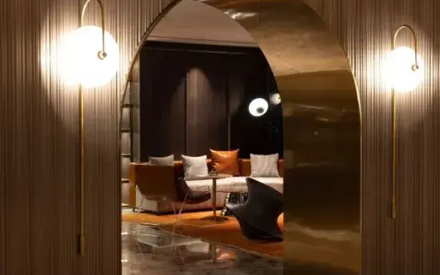 Lemon Hotel