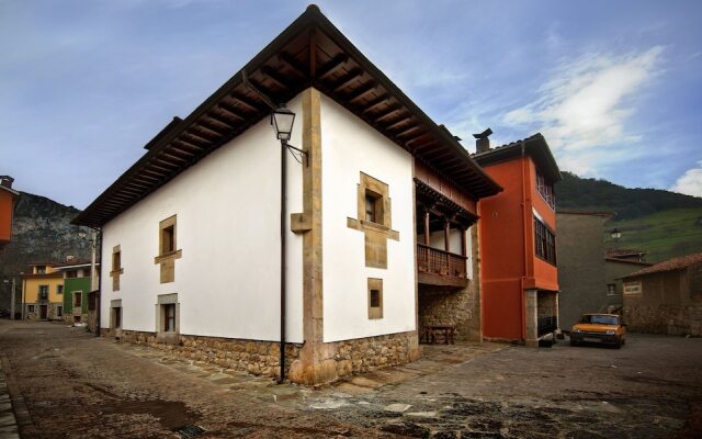 Отель Apartamentos Picos De Europa вид на фасад