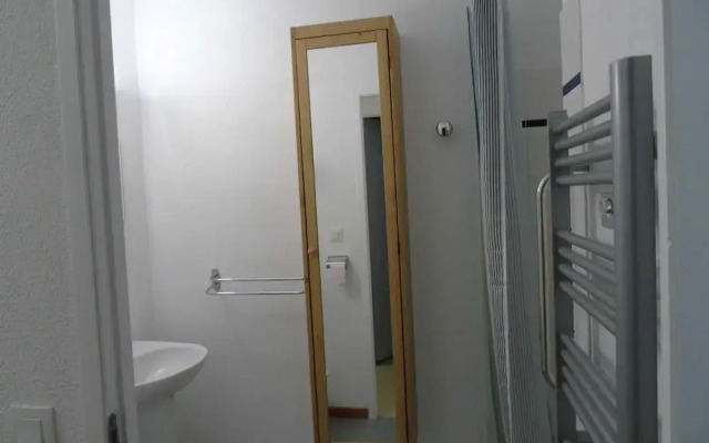 Lou Services Apartment J21 LSI 001