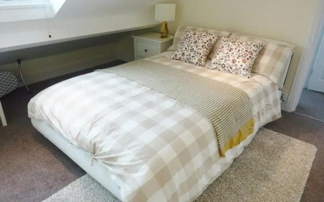 Dale Street Apartments Suite