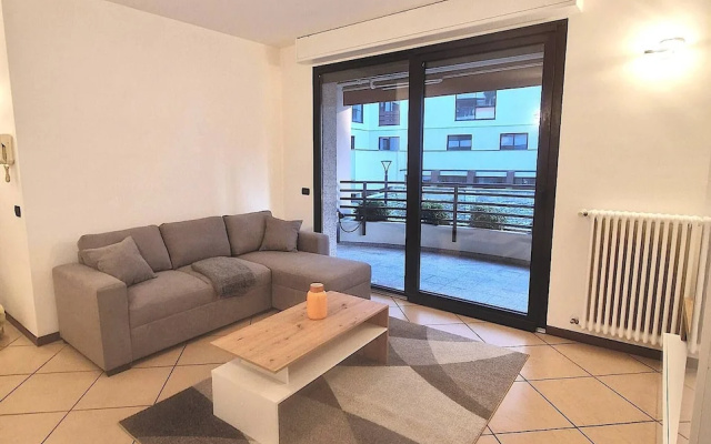 Central Apartment Caniggia 1 With Terrace in Como