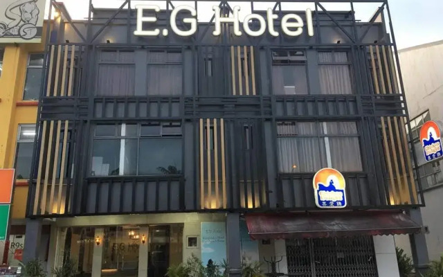 Fully House Hotel