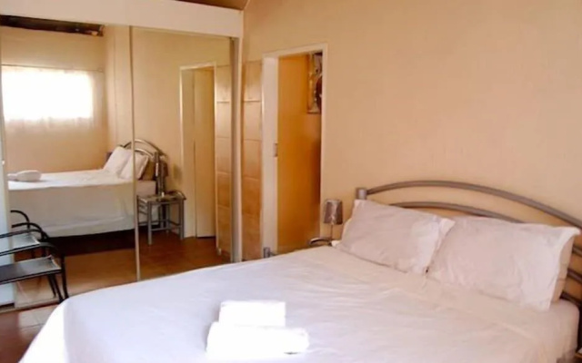 Nandi'S Guesthouse