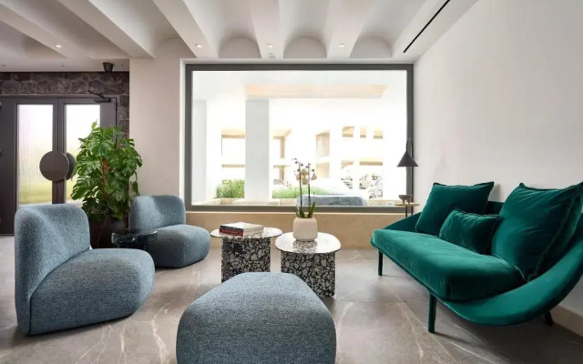Alleys All-Suite Hotel & Spa