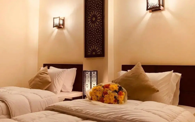 9 Pyramids Inn