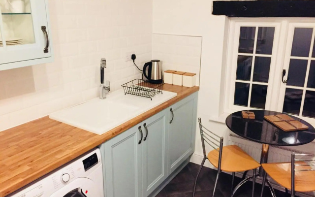 Kenilworth Cosy Garden View Apartment