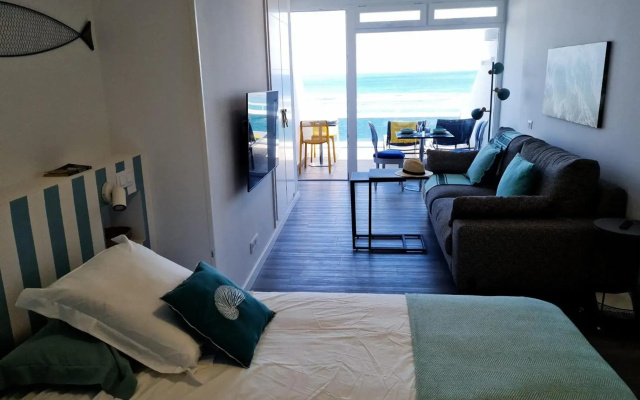 Luxury Suite Over The Beach